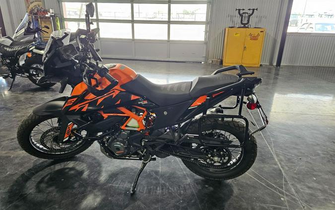 2024 KTM Adventure 390