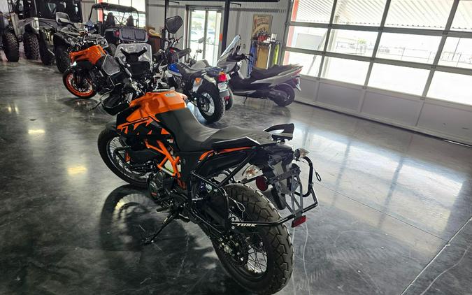 2024 KTM Adventure 390