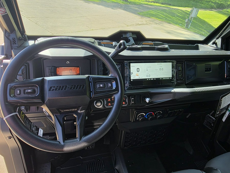 2026 Can-Am Defender Limited HD11