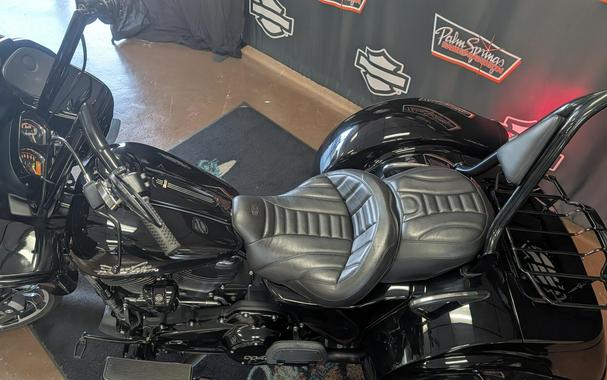 FLTRT 2023 Road Glide 3