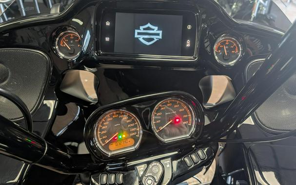 FLTRT 2023 Road Glide 3