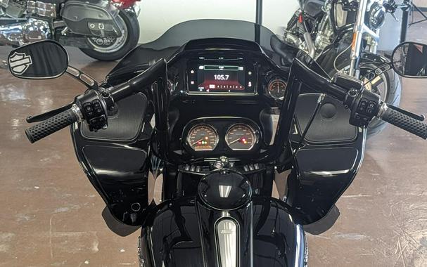 FLTRT 2023 Road Glide 3