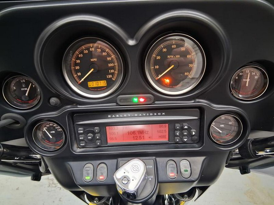 2013 Harley-Davidson® FLHTCU - Electra Glide® Ultra Classic®