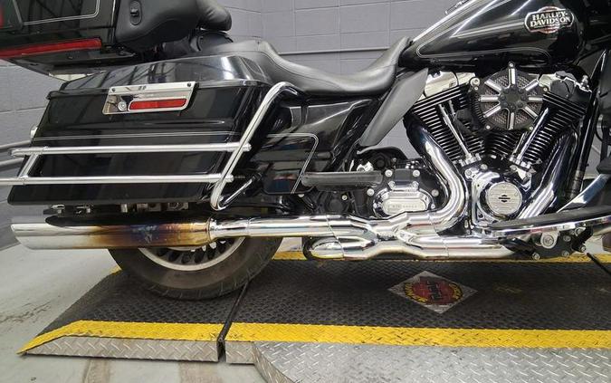 2013 Harley-Davidson® FLHTCU - Electra Glide® Ultra Classic®