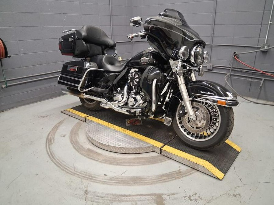 2013 Harley-Davidson® FLHTCU - Electra Glide® Ultra Classic®