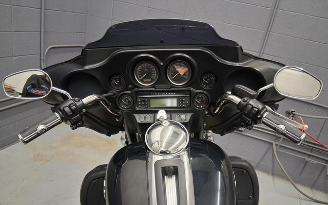 2013 Harley-Davidson® FLHTCU - Electra Glide® Ultra Classic®