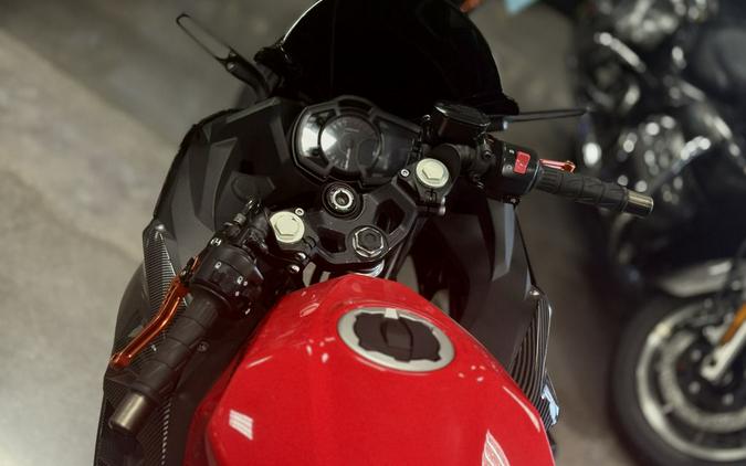 2021 Kawasaki Ninja® 400 Base