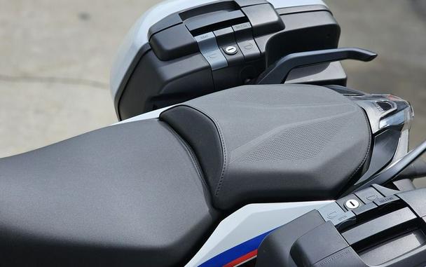 2020 BMW R 1250 R Light White/Lupin Blue Met/Racing Red