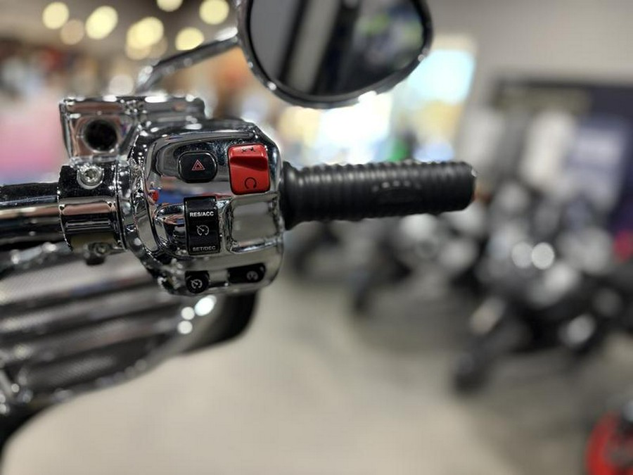 2015 Indian Motorcycle® Chieftain® Thunder Black