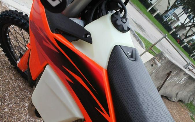2027 KTM XC 300 W