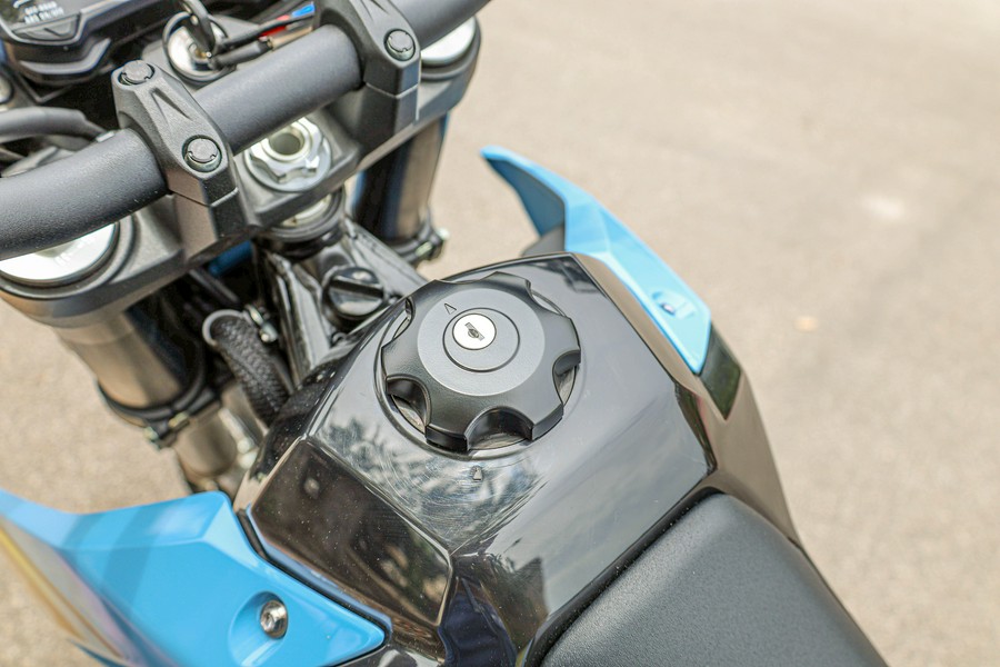 2025 SUZUKI DR-Z4SM