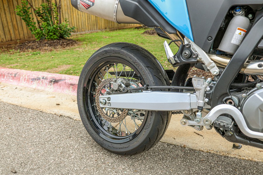 2025 SUZUKI DR-Z4SM