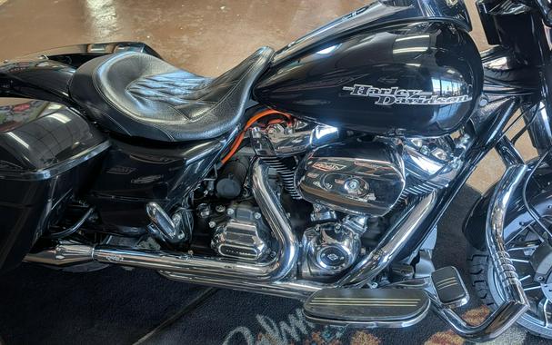 FLHXS 2017 Street Glide Special