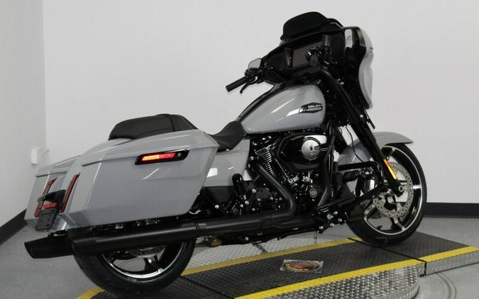 Harley-Davidson Street Glide® 2024 FLHX 84452865 BILLIARD GRAY