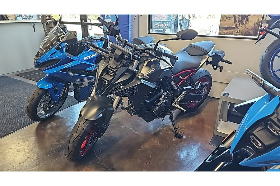 2025 Suzuki GSX800RQM5