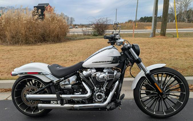 2024 Harley-Davidson® Breakout® 117 White Onyx Pearl