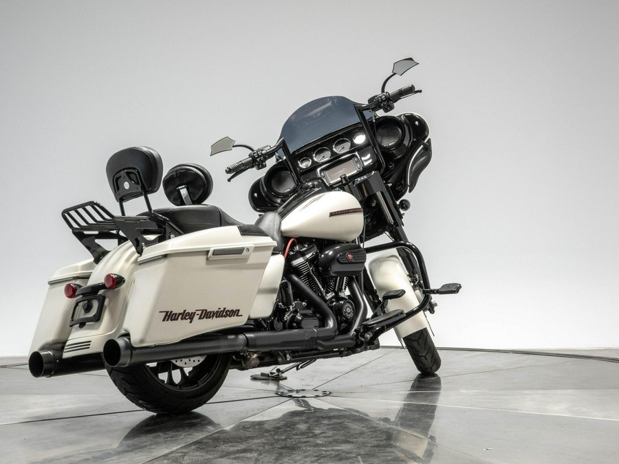 2018 HARLEY-DAVIDSON FLHXS STREET GLIDE SPECIAL in Bonneville Salt Denim with 10,059 miles!