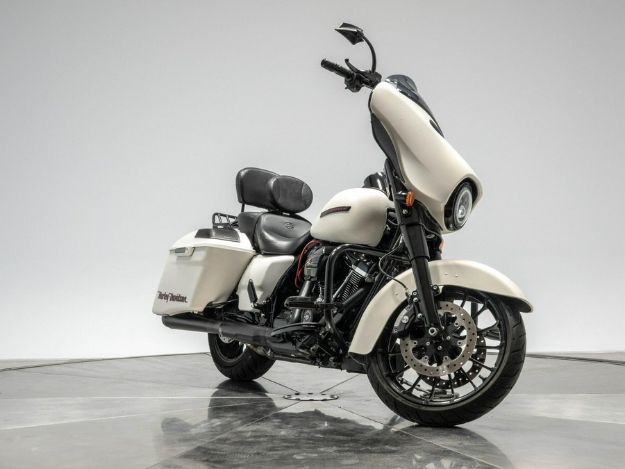 2018 HARLEY-DAVIDSON FLHXS STREET GLIDE SPECIAL in Bonneville Salt Denim with 10,059 miles!
