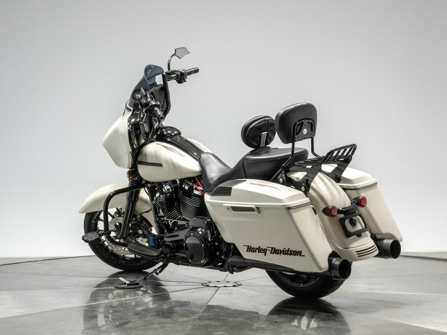 2018 HARLEY-DAVIDSON FLHXS STREET GLIDE SPECIAL in Bonneville Salt Denim with 10,059 miles!