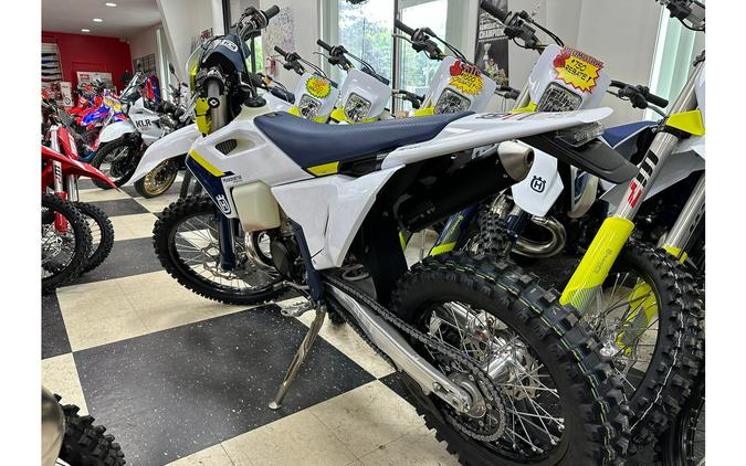 2025 Husqvarna Motorcycles TE 300