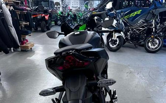 2025 Kawasaki ZX1002LSFAN