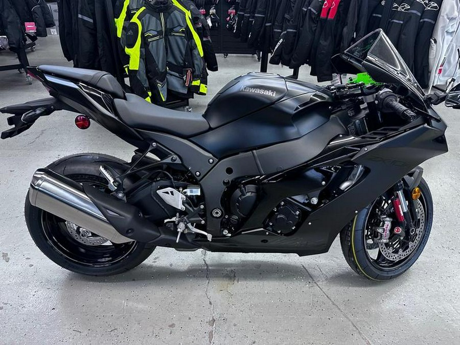 2025 Kawasaki ZX1002LSFAN