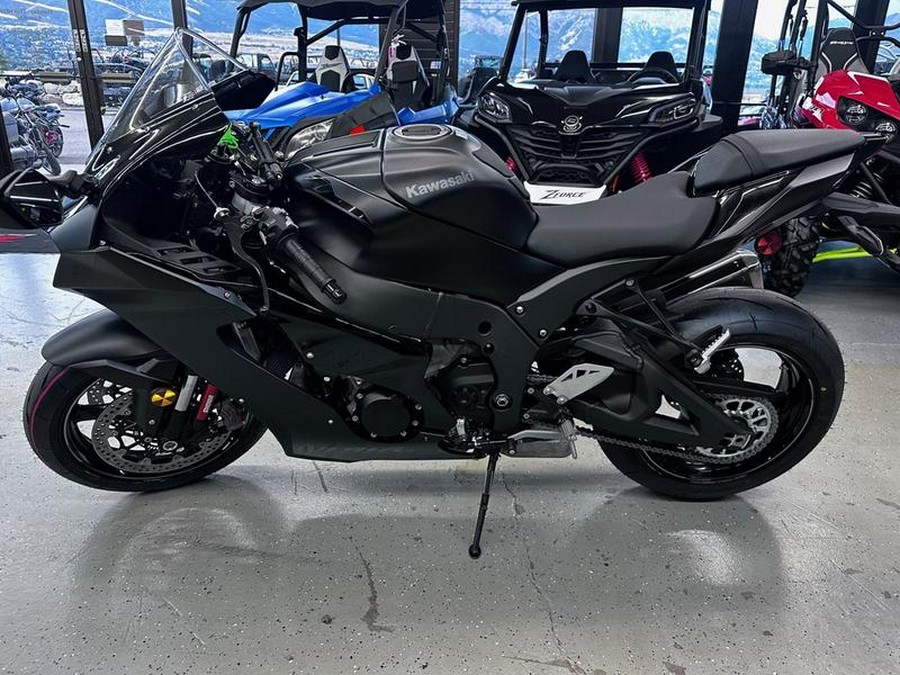 2025 Kawasaki ZX1002LSFAN