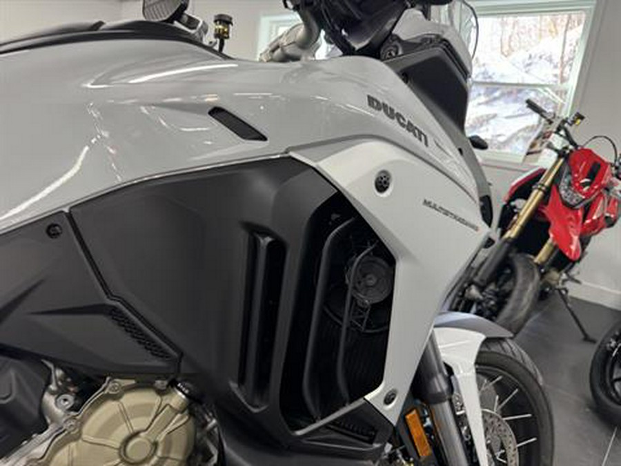 2024 Ducati Multistrada V4 S Travel & Radar Spoked Wheels