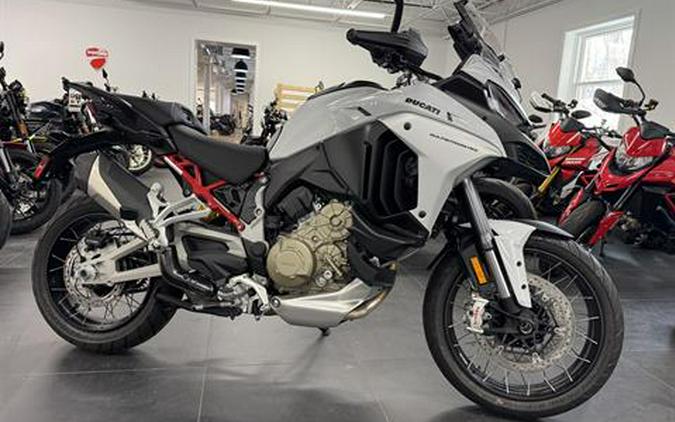 2024 Ducati Multistrada V4 S Travel & Radar Spoked Wheels