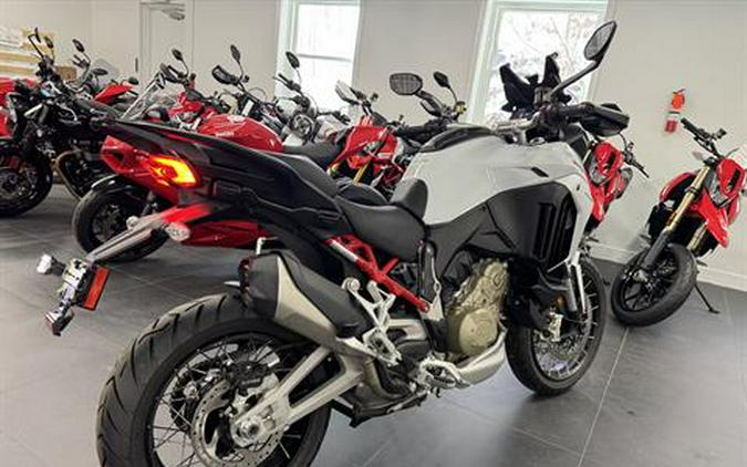 2024 Ducati Multistrada V4 S Travel & Radar Spoked Wheels