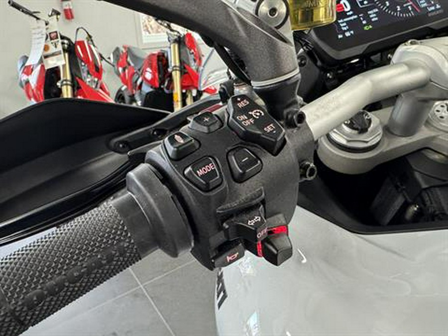 2024 Ducati Multistrada V4 S Travel & Radar Spoked Wheels