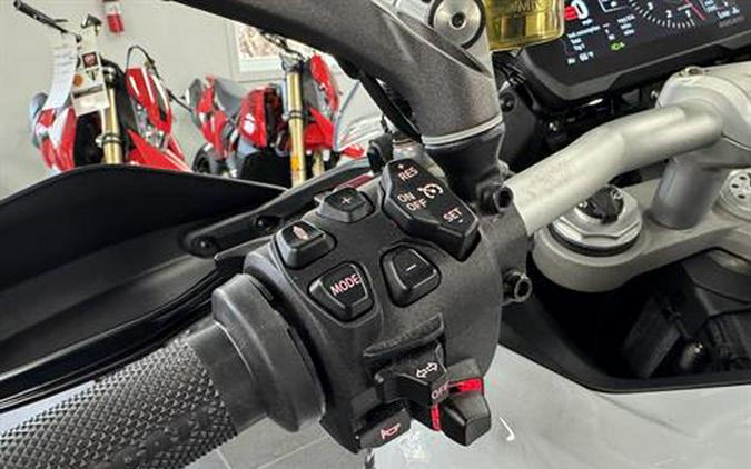2024 Ducati Multistrada V4 S Travel & Radar Spoked Wheels