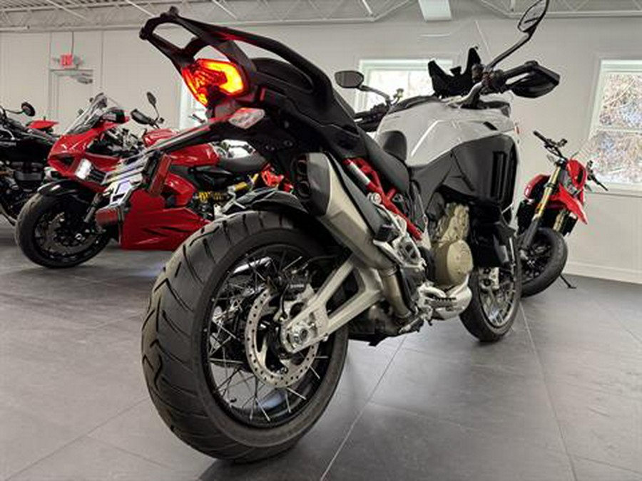 2024 Ducati Multistrada V4 S Travel & Radar Spoked Wheels
