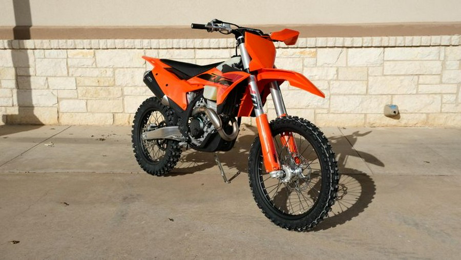 New 2025 KTM 350 XCF