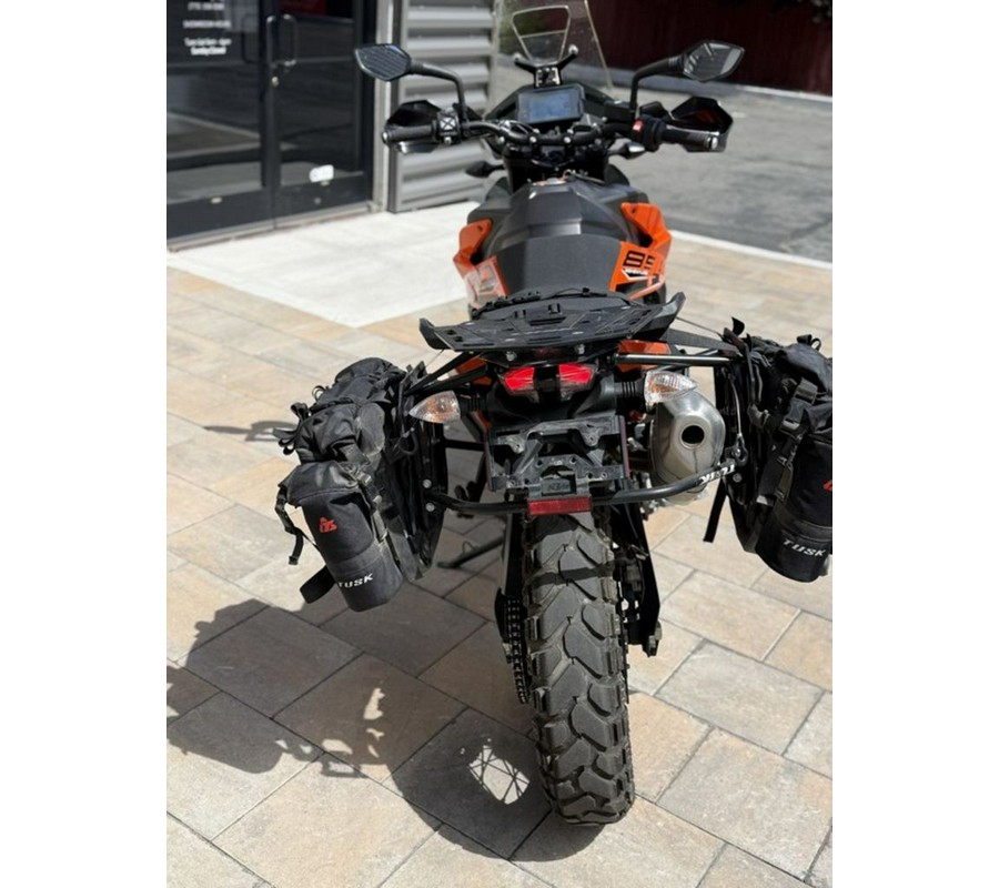 2022 KTM 890 Adventure