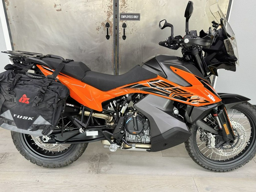 2022 KTM 890 Adventure