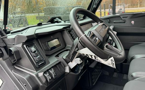 2026 Can-Am Defender MAX Limited HD11