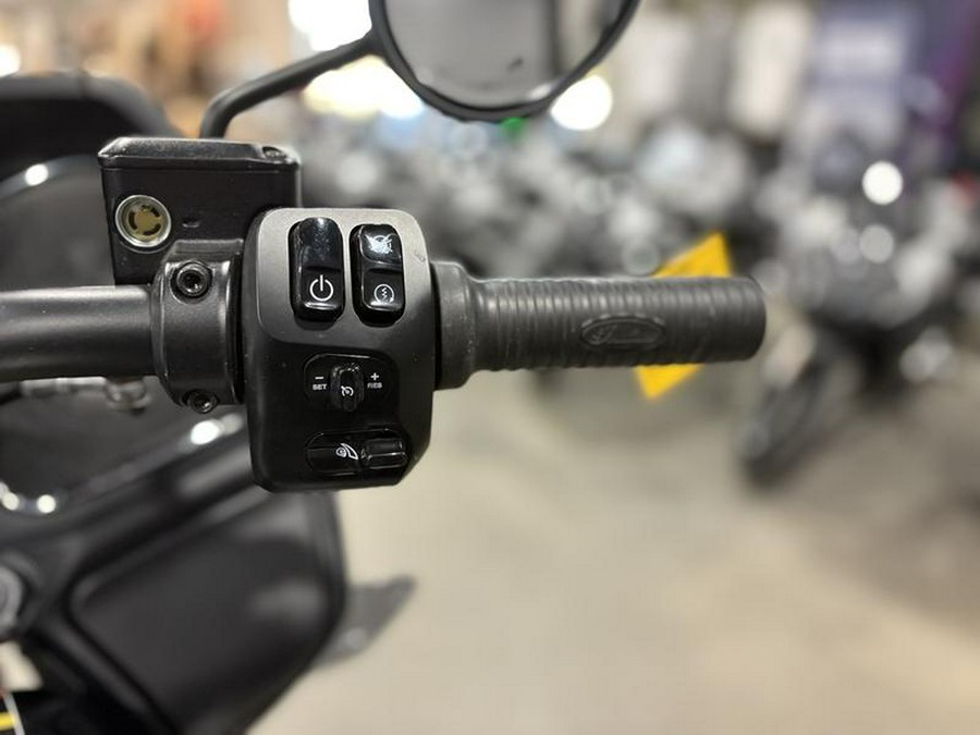 2024 Indian Motorcycle® Challenger® Black Metallic