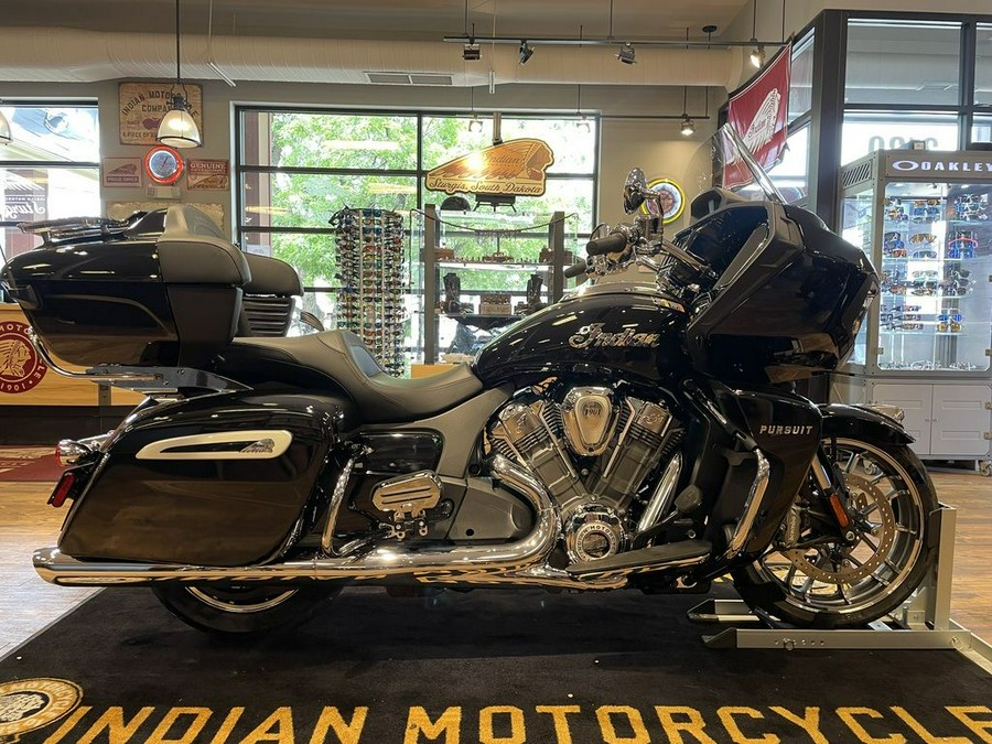 2023 Indian Motorcycle® Pursuit Limited Black Metallic