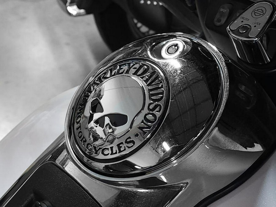 2013 Harley-Davidson® FLHTCU - Electra Glide® Ultra Classic®