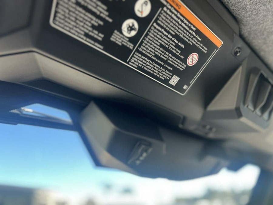 2026 Can-Am Defender XT CAB HD11 With 10.25 in.display