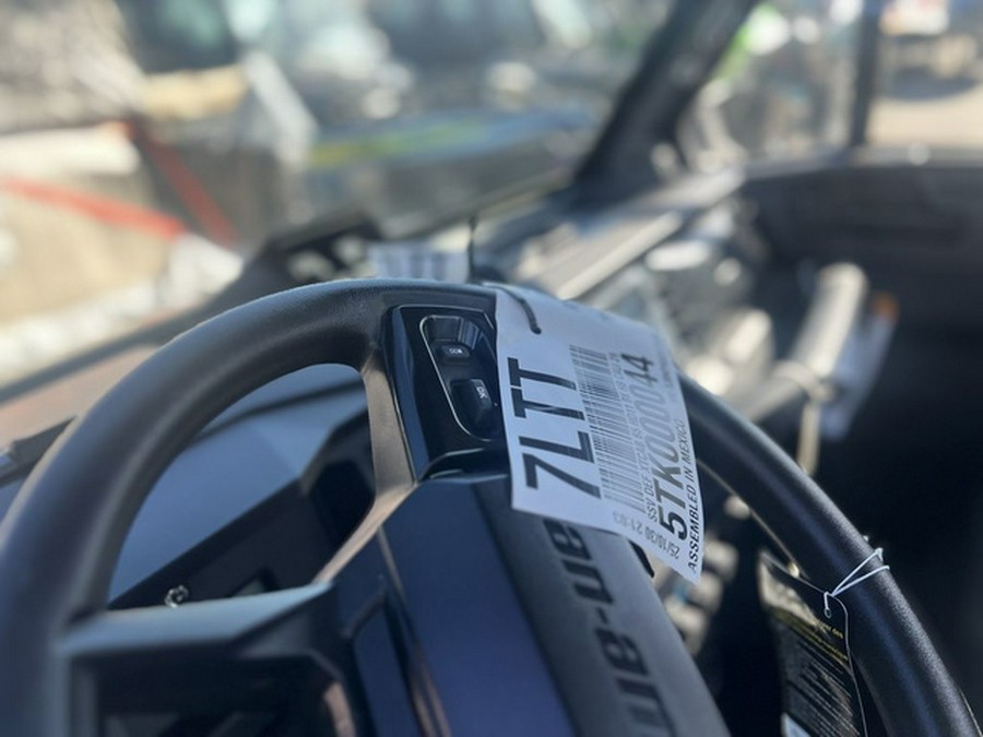 2026 Can-Am Defender XT CAB HD11 With 10.25 in.display