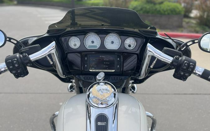 2015 Harley-Davidson® FLHXS Street Glide® Special Morocco Gold Pearl 700791