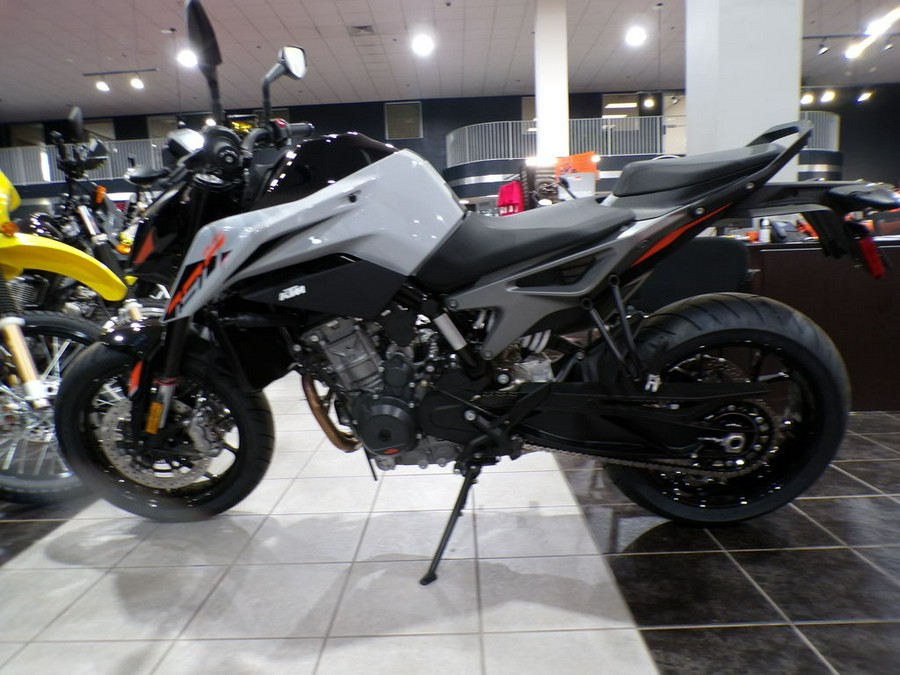 2024 KTM 790 Duke