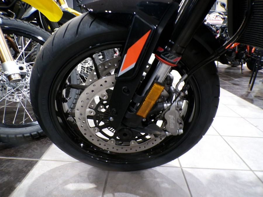 2024 KTM 790 Duke