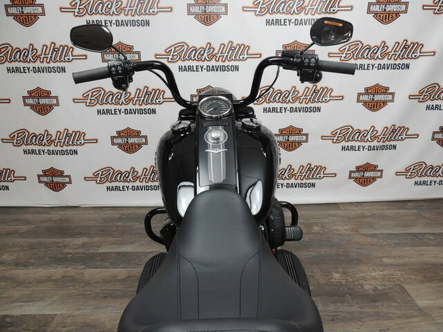 2025 Harley-Davidson® FLHRXS Road King™ Special