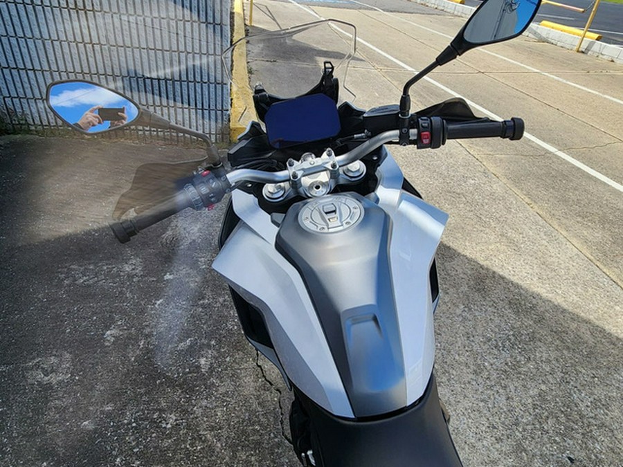 2023 BMW F 900 XR Light White