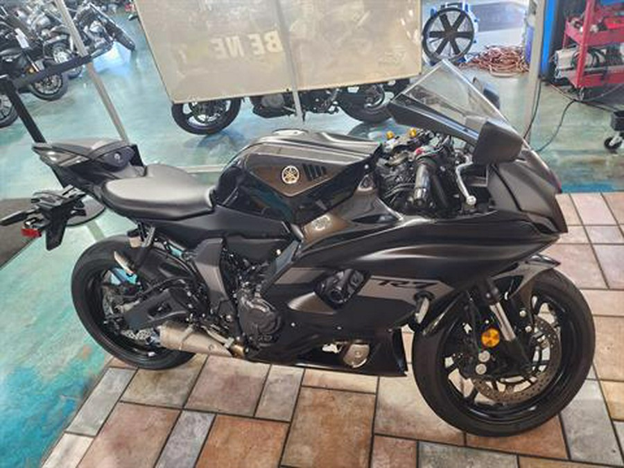 2025 Yamaha YZF-R7