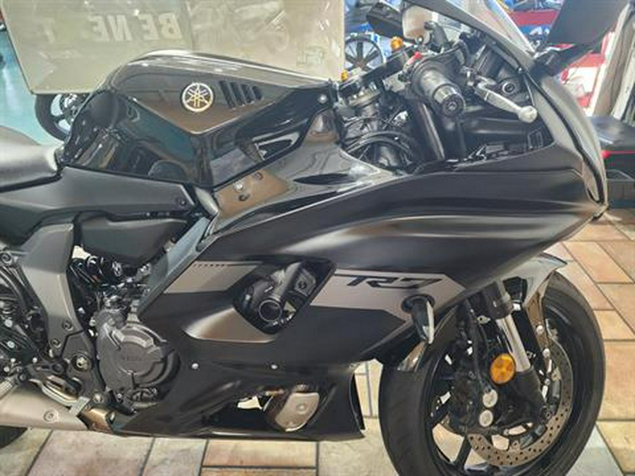 2025 Yamaha YZF-R7
