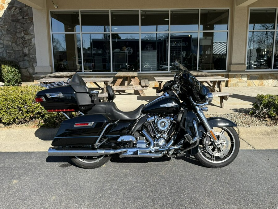 2020 Harley-Davidson® Ultra Limited Exclusive - Vivid Black - Peace Officer